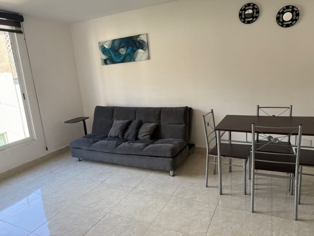 c0285674-25f7-47b7-a739-b779a6004d1d